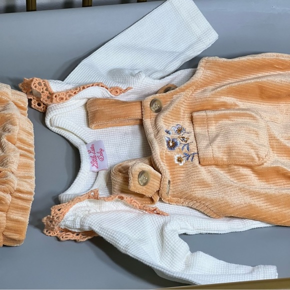 Orange and Cream Babygirl velour Outfit w/ Hat ruffle & lace detail. No flaws - Picture 6 of 11